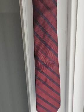 Theory Men's Burgundy and Navy Diagonal Stripe Tie